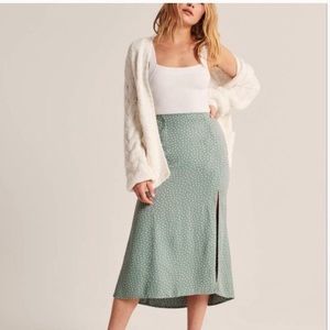 Abercrombie high slit midi skirt in green